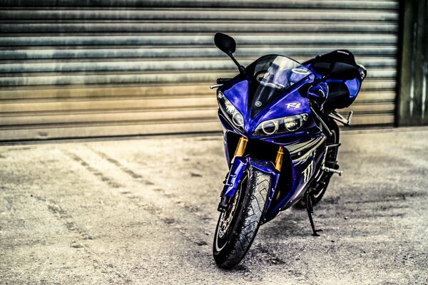 Moto supersportiva Blu Yamaha