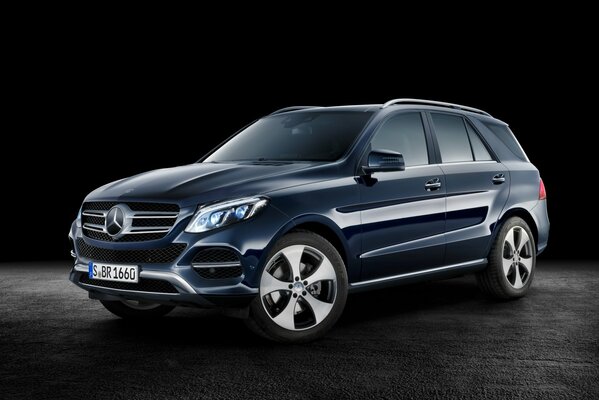 Mercedes 2015 года-воля и стль