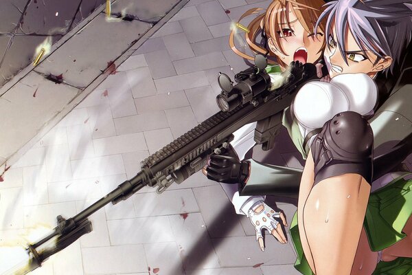 Énorme fusil optique avec plus de poitrine anime girl