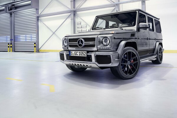 Mercedes Gelendwagen coche elegante para la gente decente