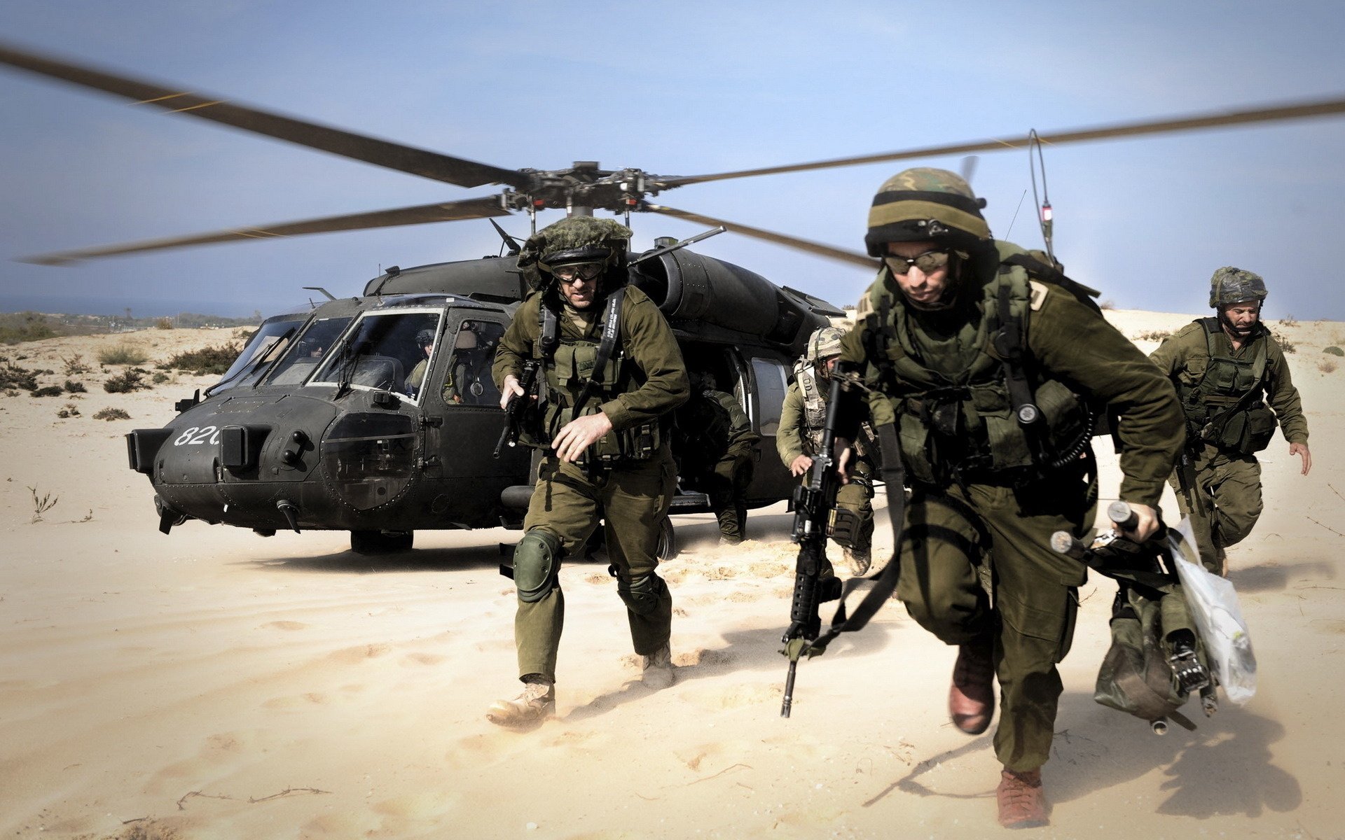 débarquement armée israël désert matériel militaire aviation militaire