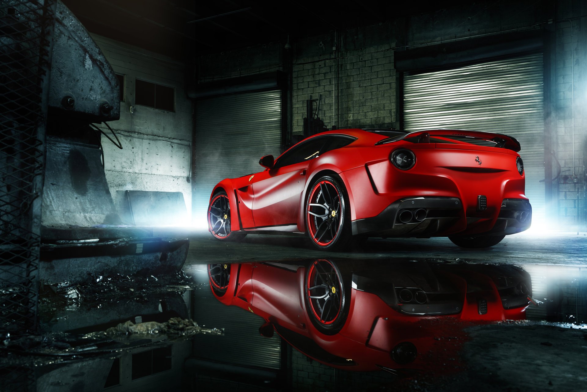 ferrari f12 berlinetta mc personalizado ancho cuerpo ruedas rojo superdeportivo trasero