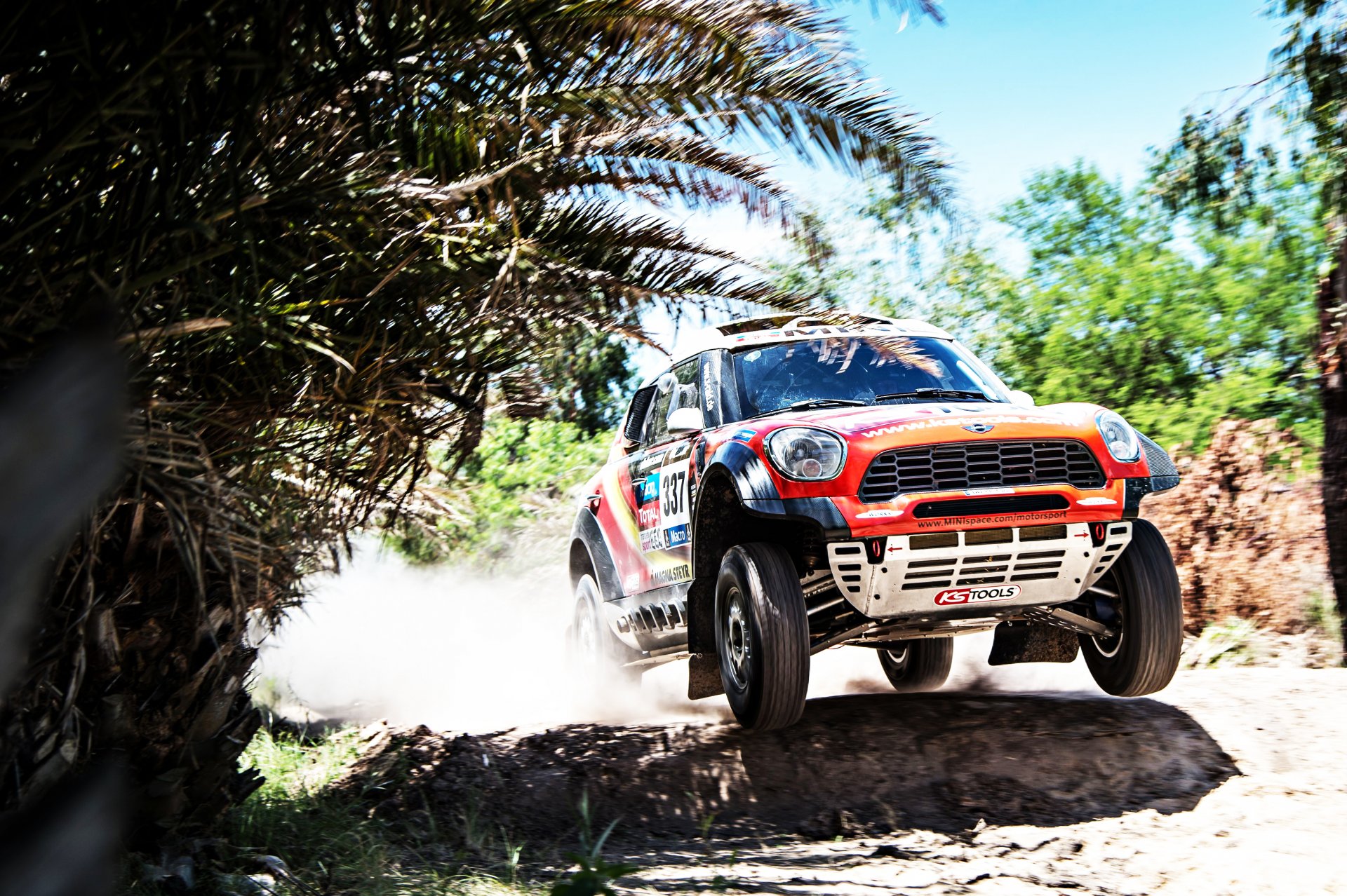 mini mini cooper mini dakar x-raid rally suv 2014 racing sport velocità alberi fari anteriori