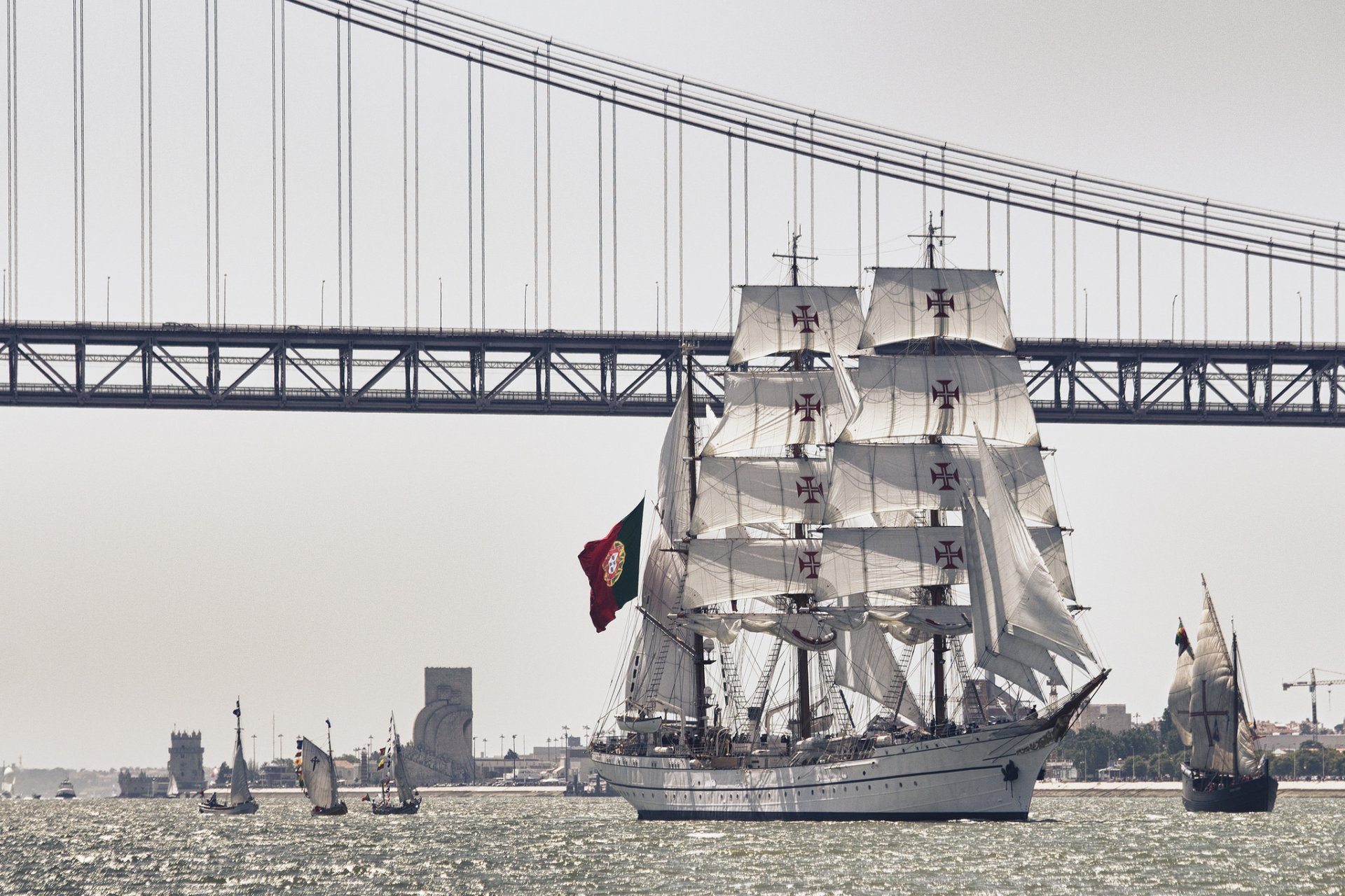 nrp sagres iii sagres lissabon portugal tejo fluss tahoe segelboot bark brücke fluss