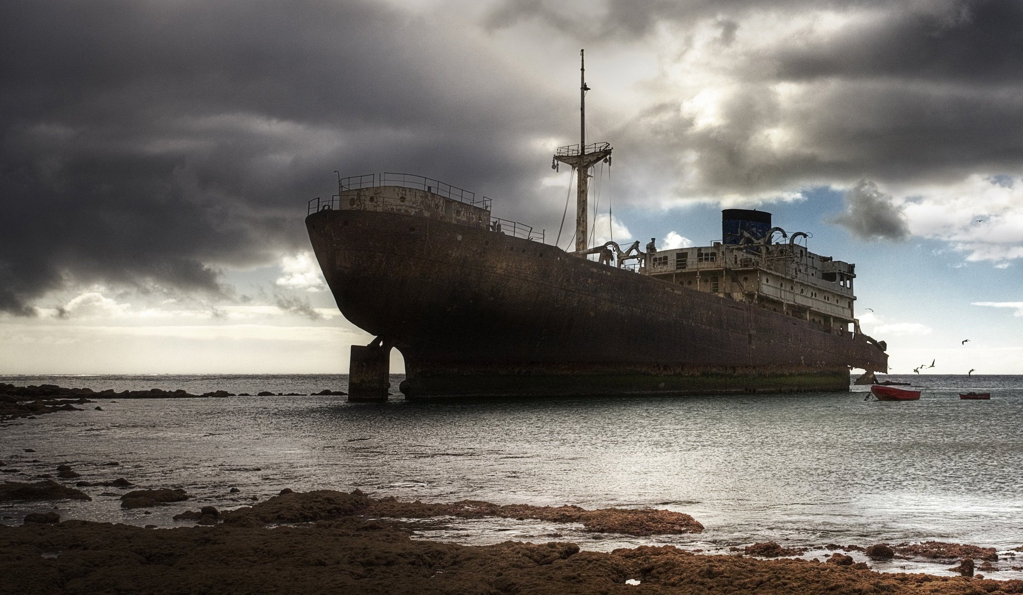 nave nave oceano acqua relitto disastro trasporto nuvole nuvoloso sera