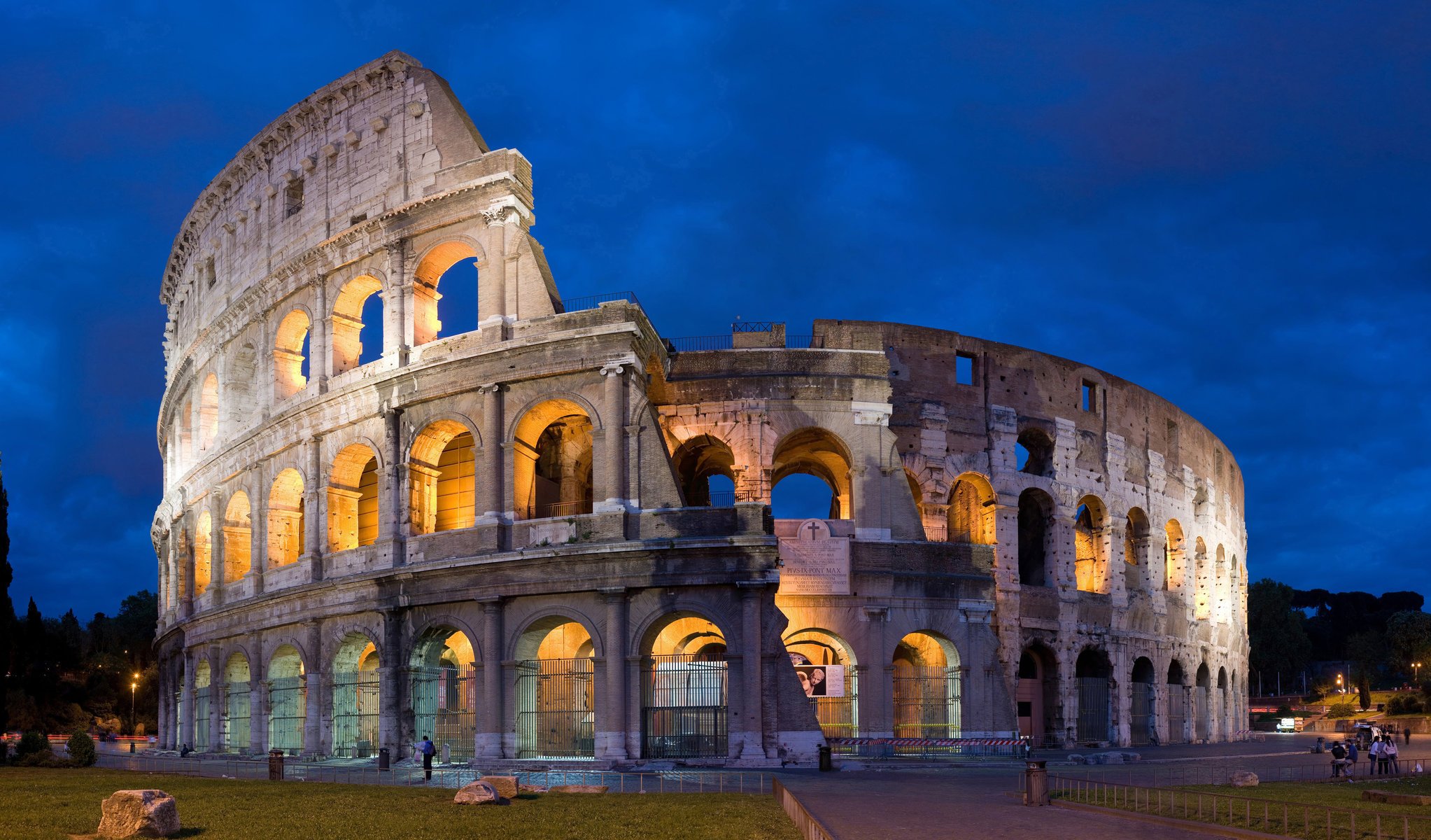 colosseum rzym koloseum rzym włochy wieczór niebo architektura nocne niebo noc światła miast