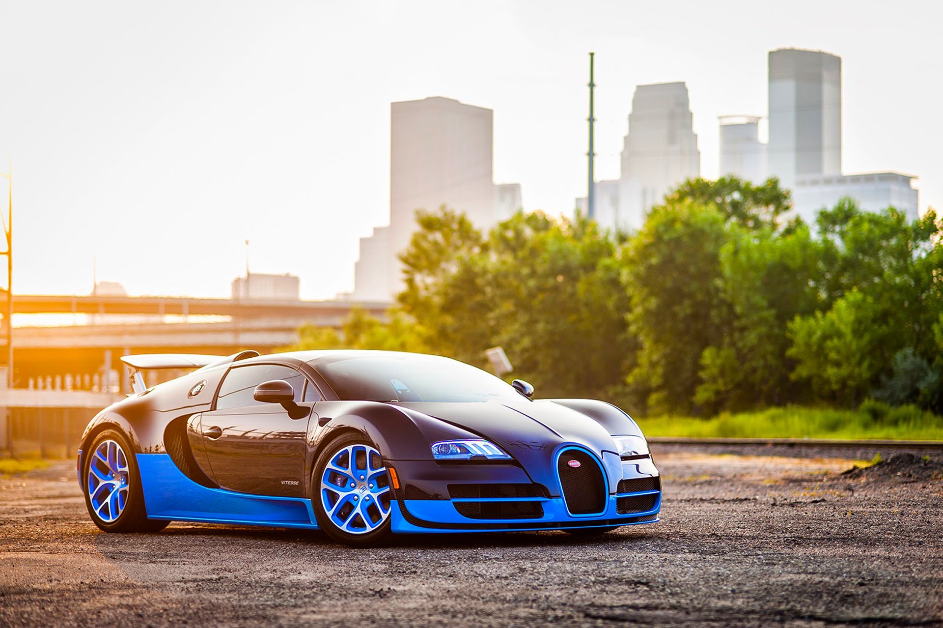 bugatti veyron grand sport vitesse blue supercar sun ligth spoiler front