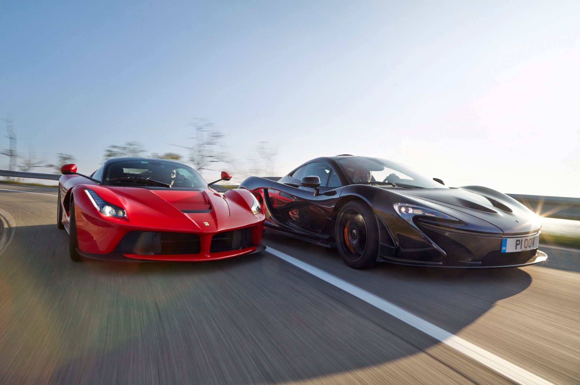 ferrari laferrari mclaren p1 czerwony czarny supersamochody droga słońce przód niebo górski prędkość ołów moc