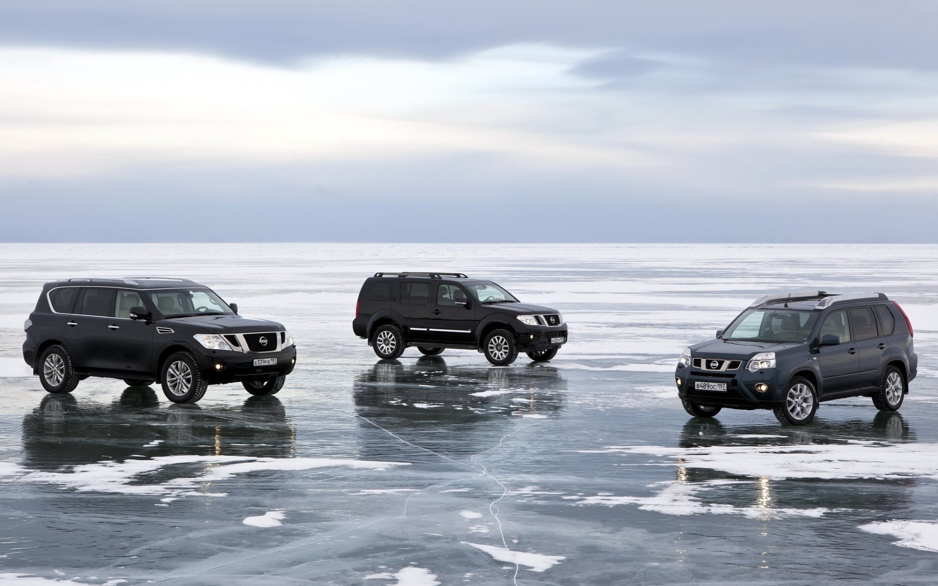 nissan wache pathfinder x-trail nissan patrol pathfinder x-trail jeep suv crossover schnee see baikal himmel