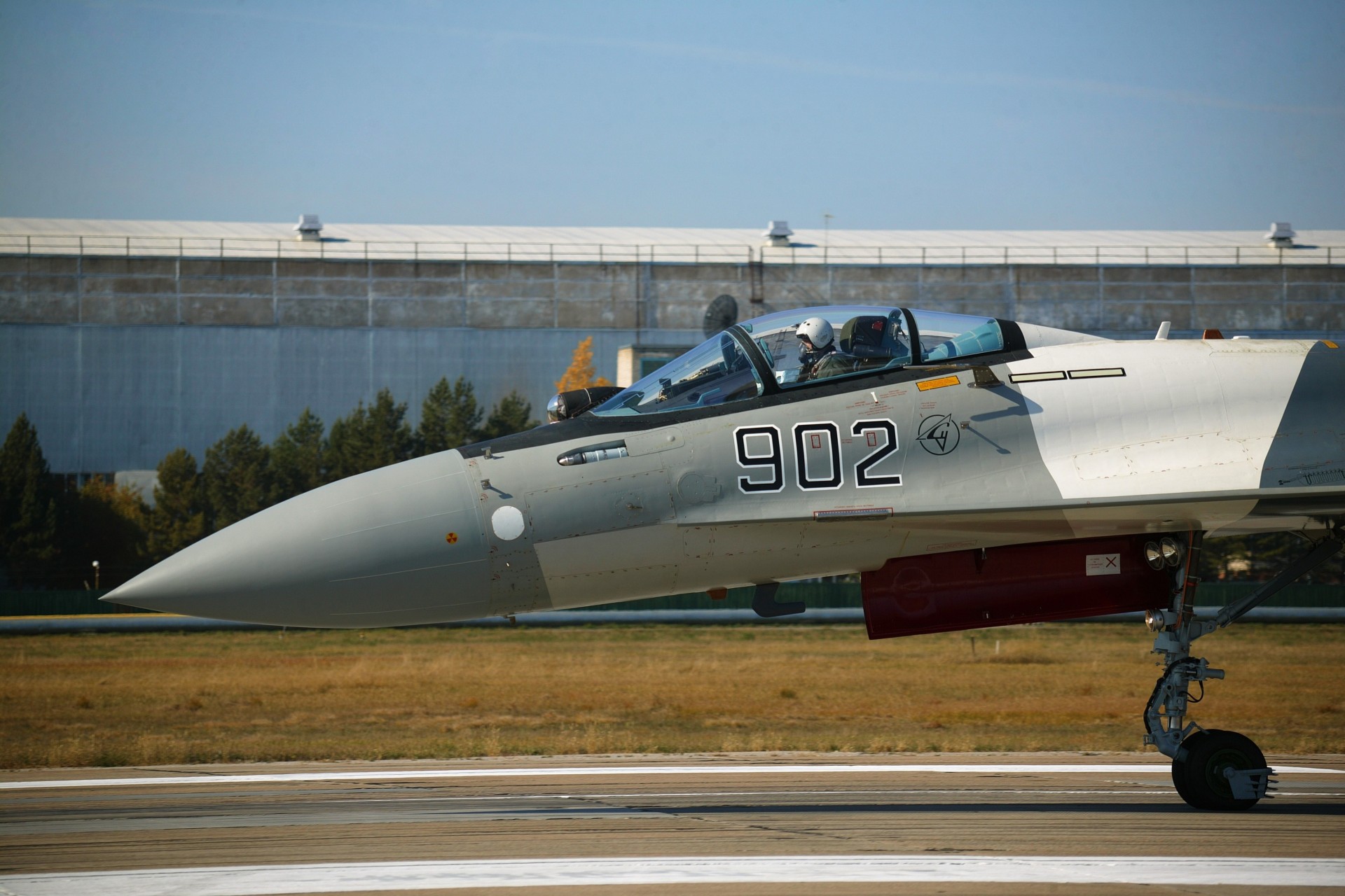 cabina su-35 avión de combate piloto