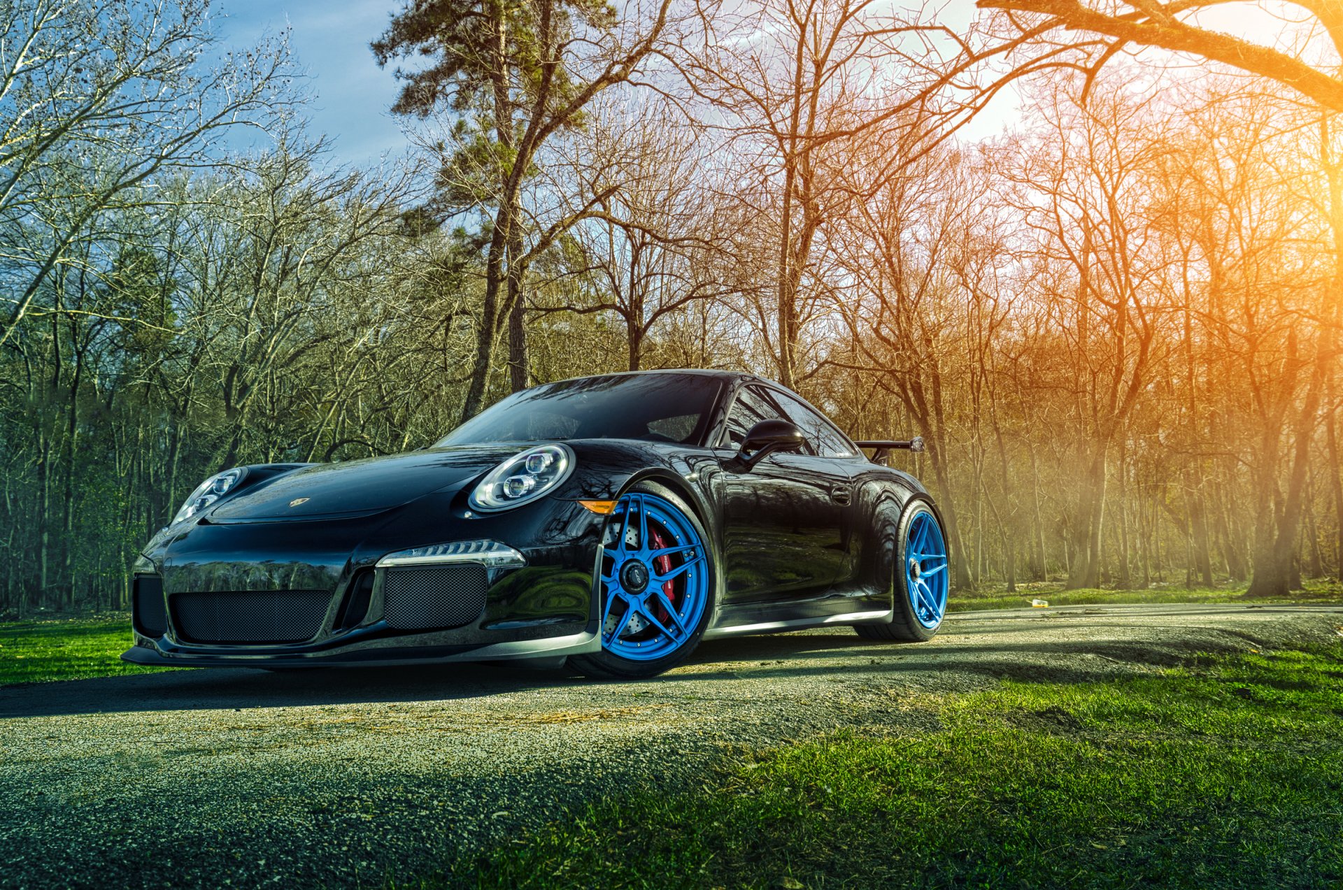 porsche 911 gt3 räder nach maß geschmiedet sonne gras vorne