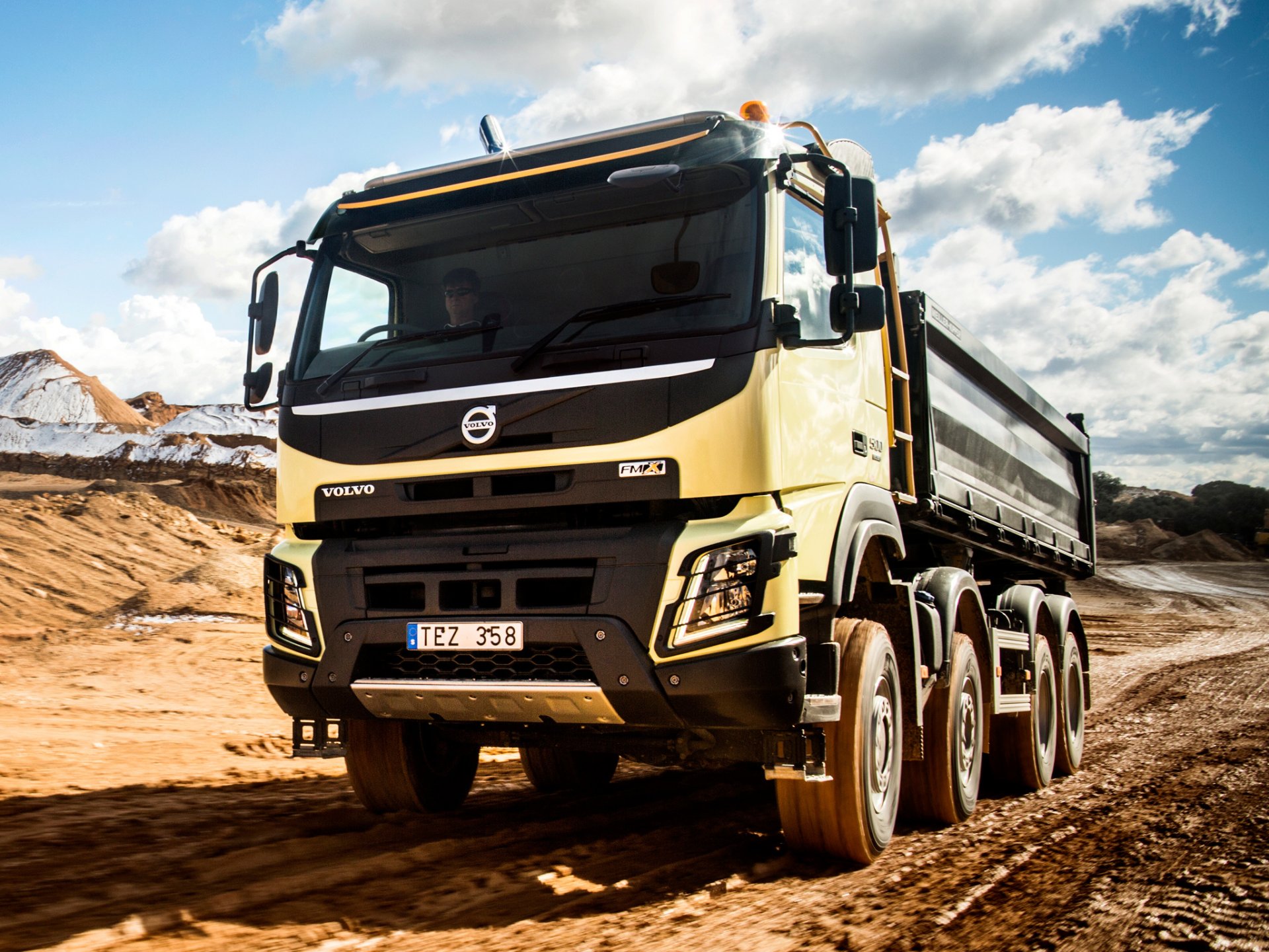 volvo fmx 8x4 camión transporte volvo