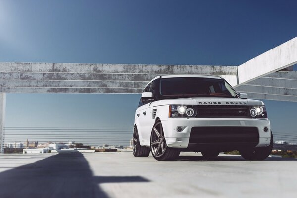 Range rover white SUV photo