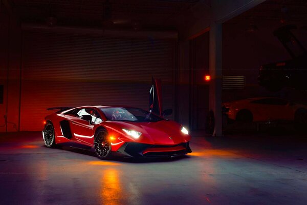 Image de la voiture rouge lamborghini aventador lp 750-4