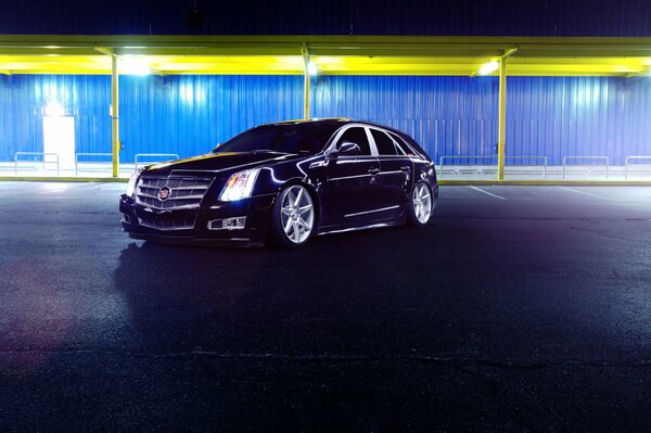 Vossen and kodilak at night in the parking lot