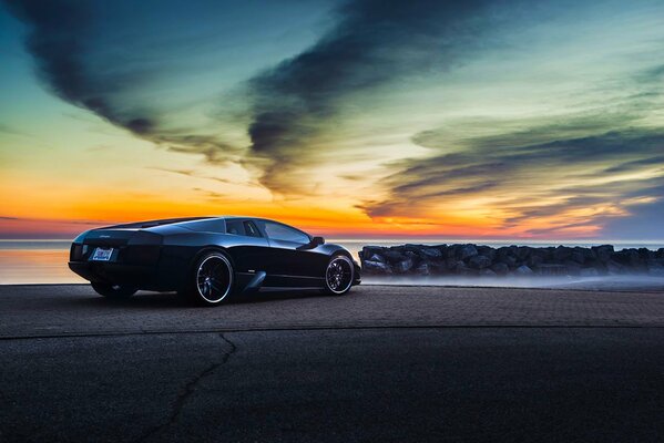 Black forged wheels on the car look very aggressive