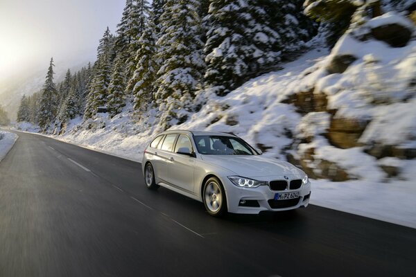 Route d hiver sur Hatch blanc