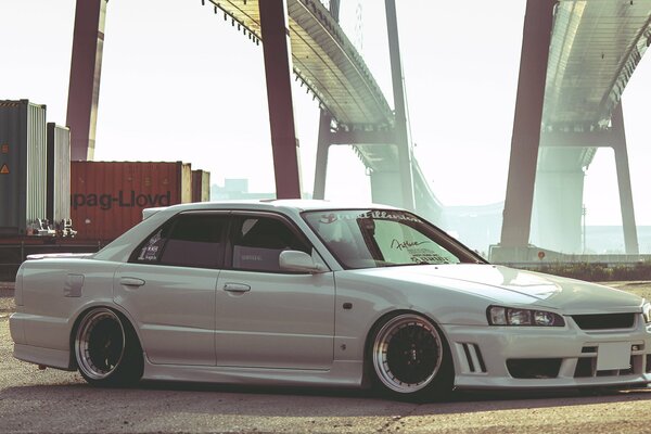 Understated Nissan Skyline White