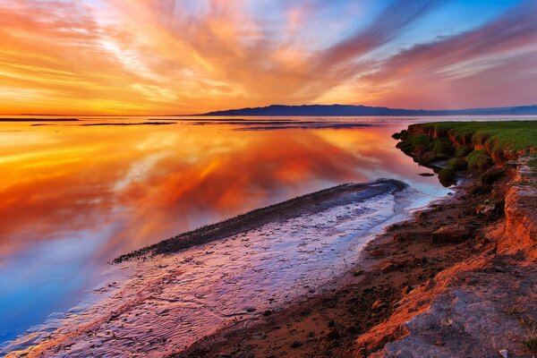 Beautiful sunset on the ocean