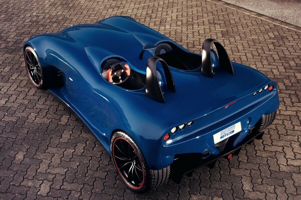Blu concept car wiesmann, spyder sullo sfondo della pavimentazione
