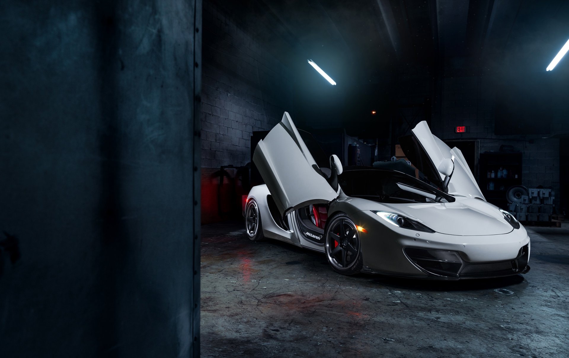 mclaren mp4-12c adv6 ts колеса тюнинг суперкары передние двери