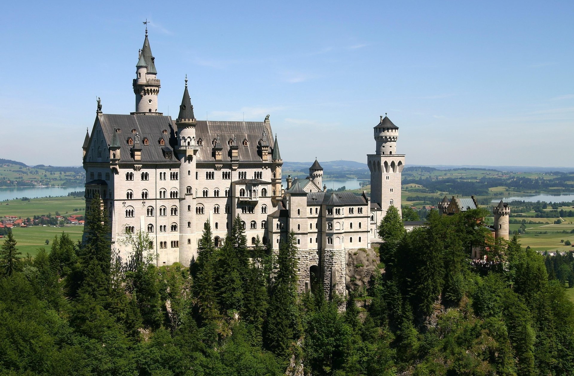 schloss kiefern architektur europa natur haus england gebäude himmel wolken grün bäume fluss berge horizont