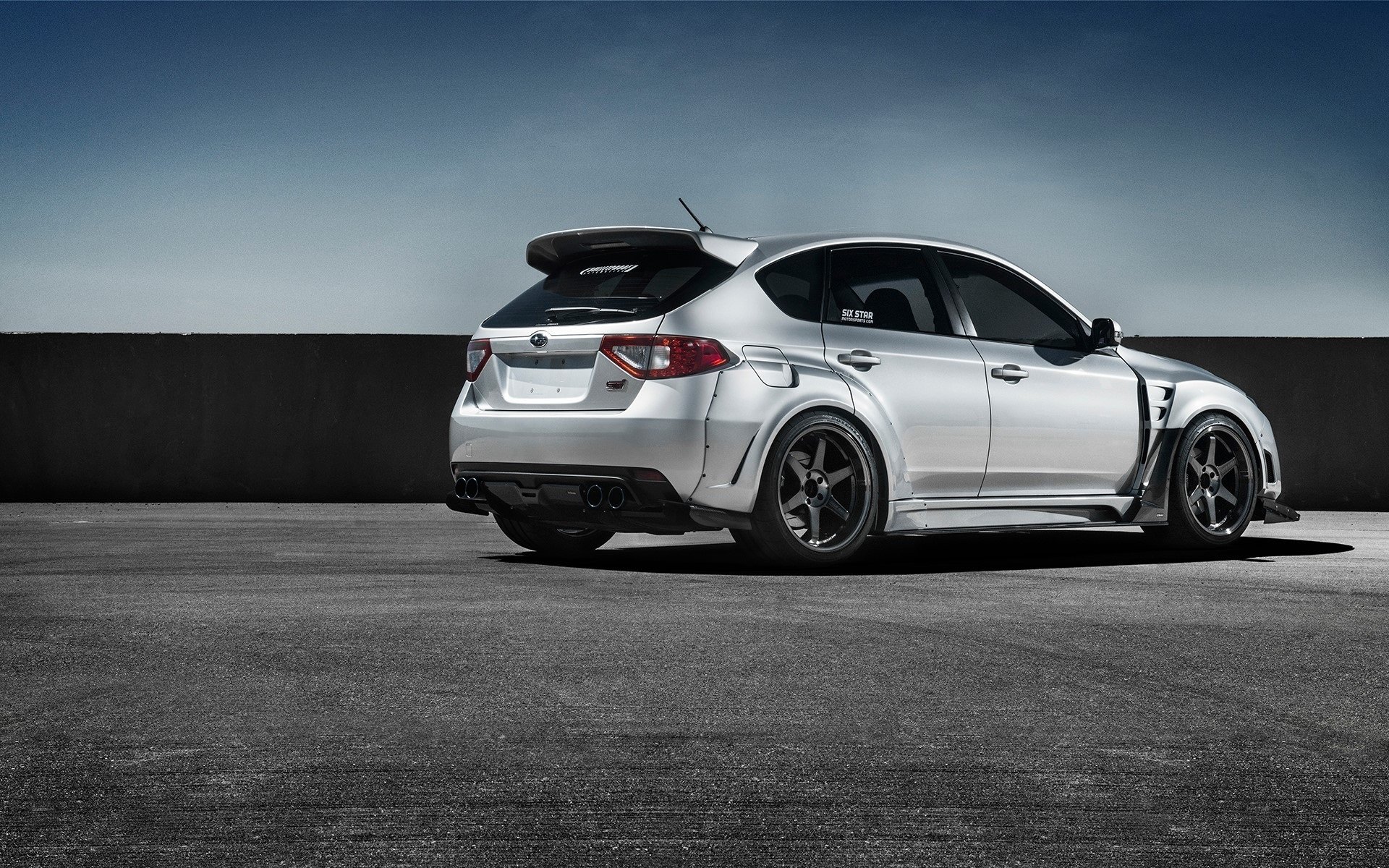 ubaru impreza wrx sti arrière sport voiture argent roues