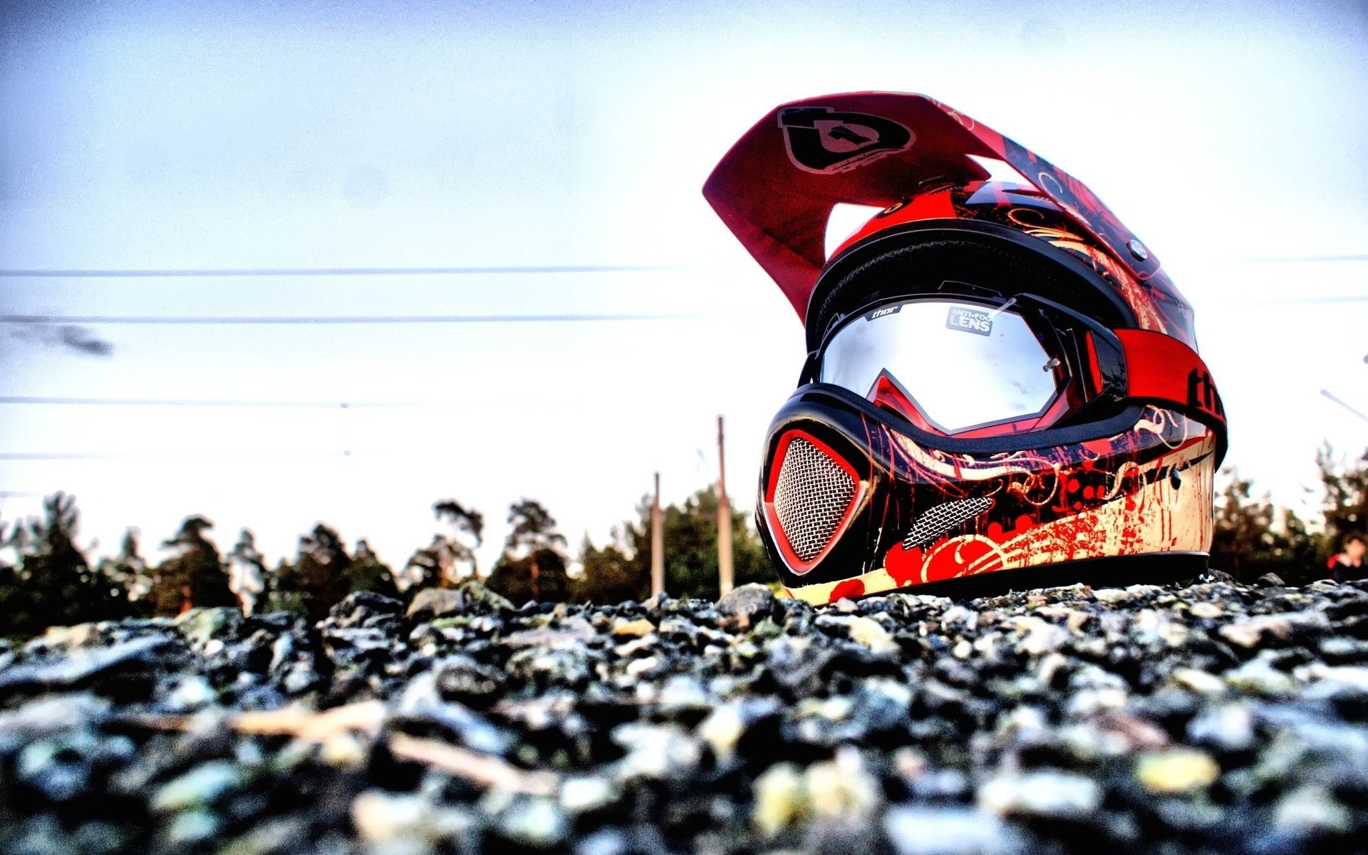 casco piedras bicicleta de montaña cielo tierra sol reflexión deportes