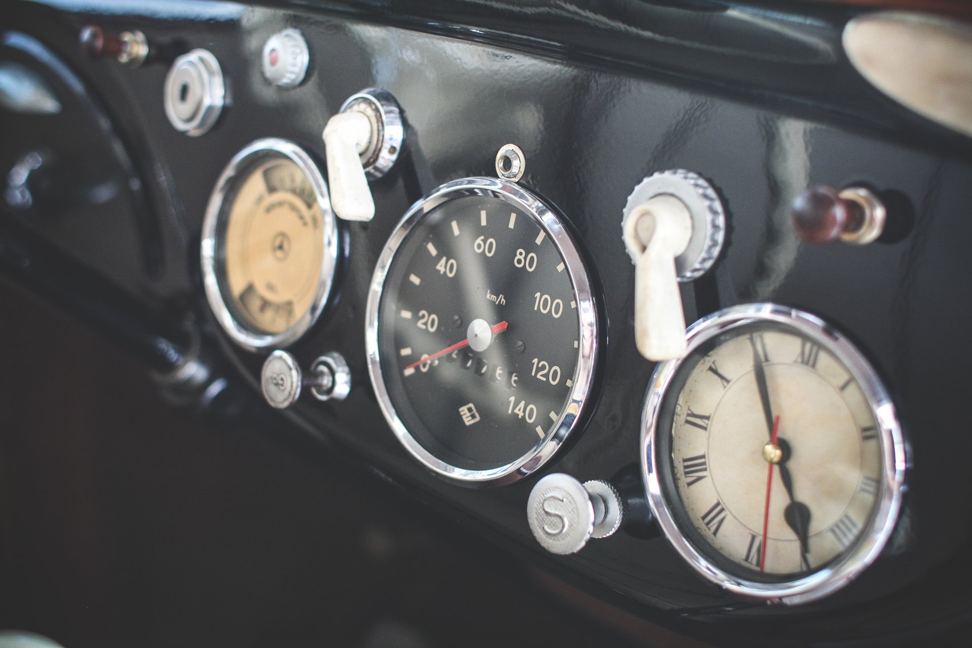 dashboard panel instrumente retro tachometer uhr