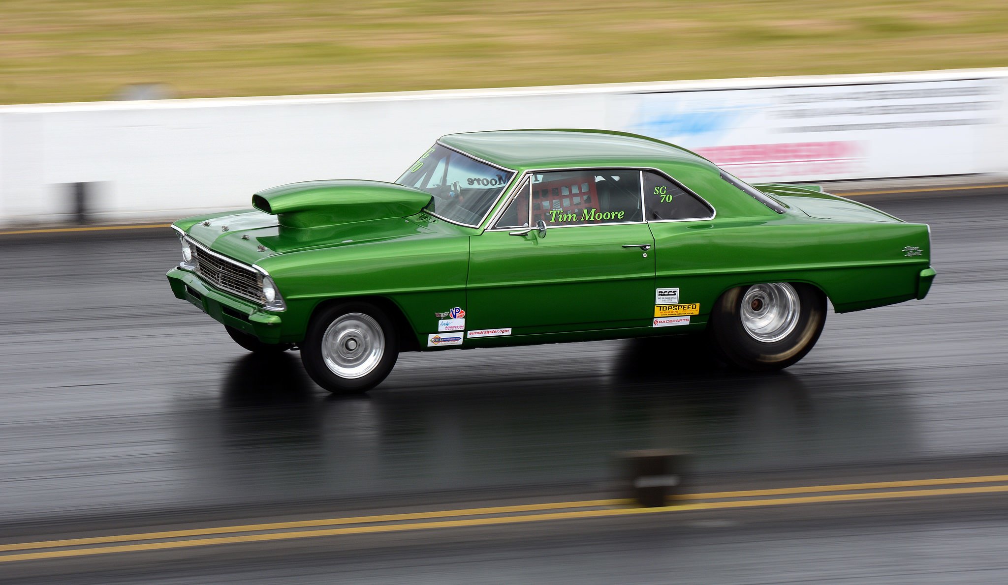 muscle car drag racing race track