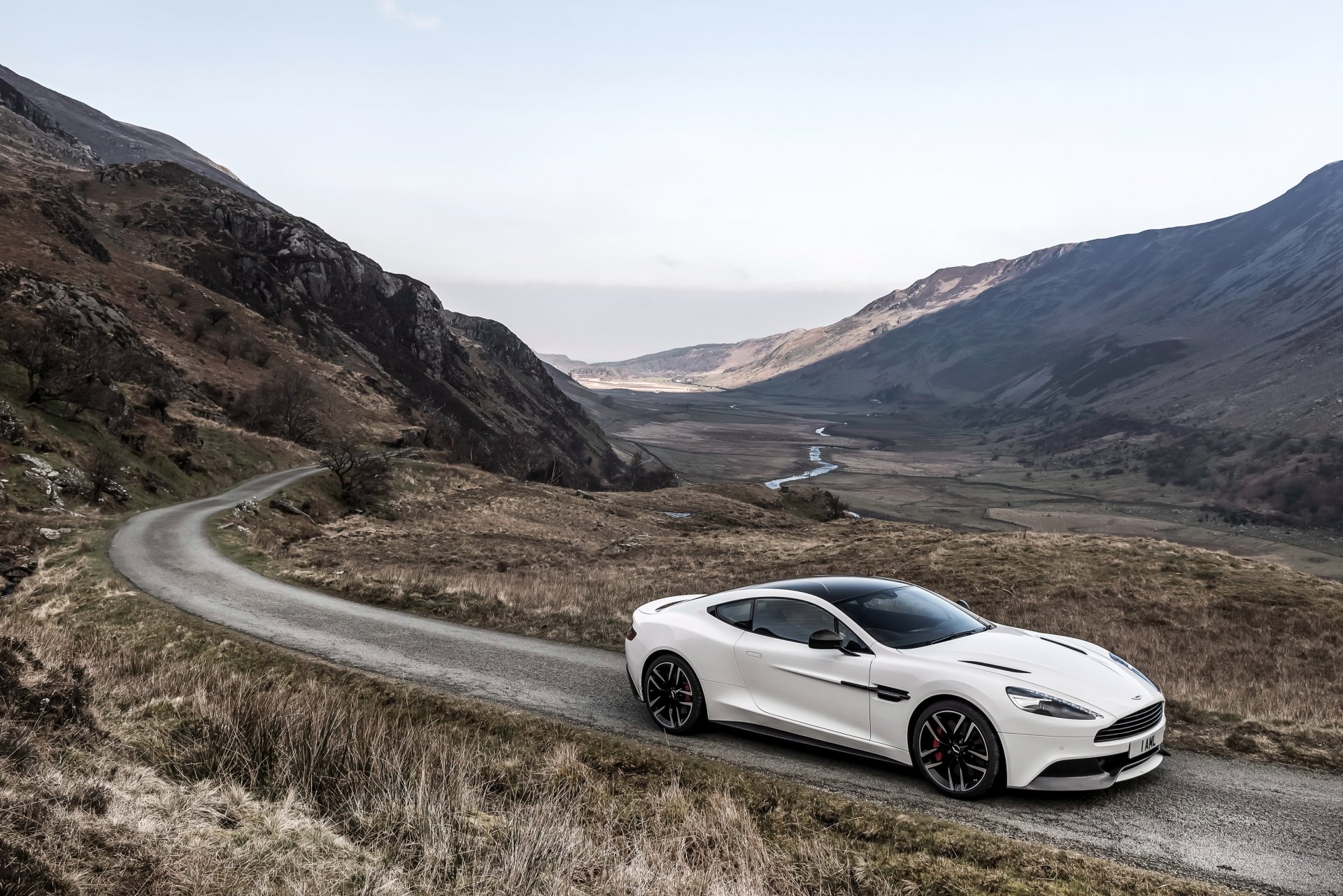 2014 aston martin vanquish carbonio bianco regno unito-spec aston martin vanquish