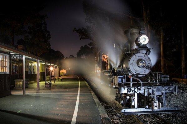 Il treno notturno parte