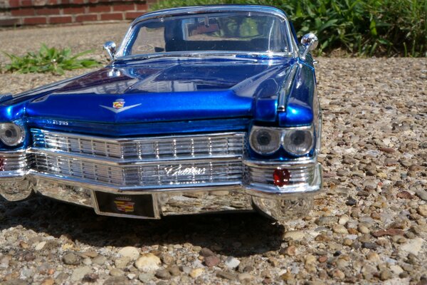 Cadillac 1963 car in blue