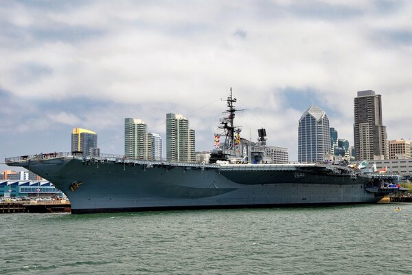 Авианосец, uss midway морской музей в сан-диего, калифорния