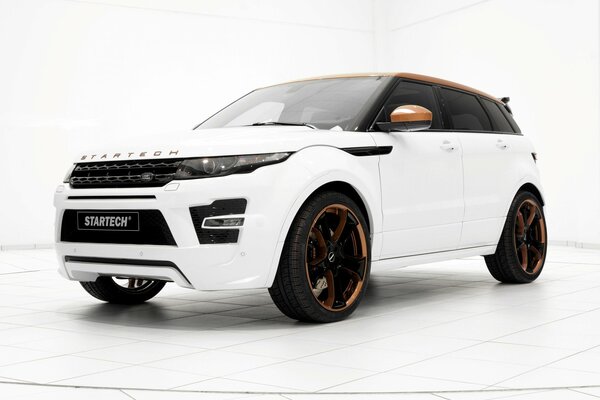 Range rover blanco con Llantas negras