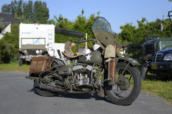 Stary motocykl z II wojny światowej