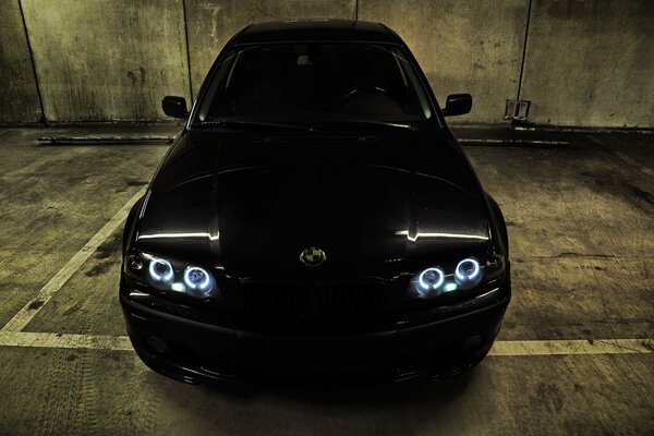 BMW messa a punto nel colore Nero