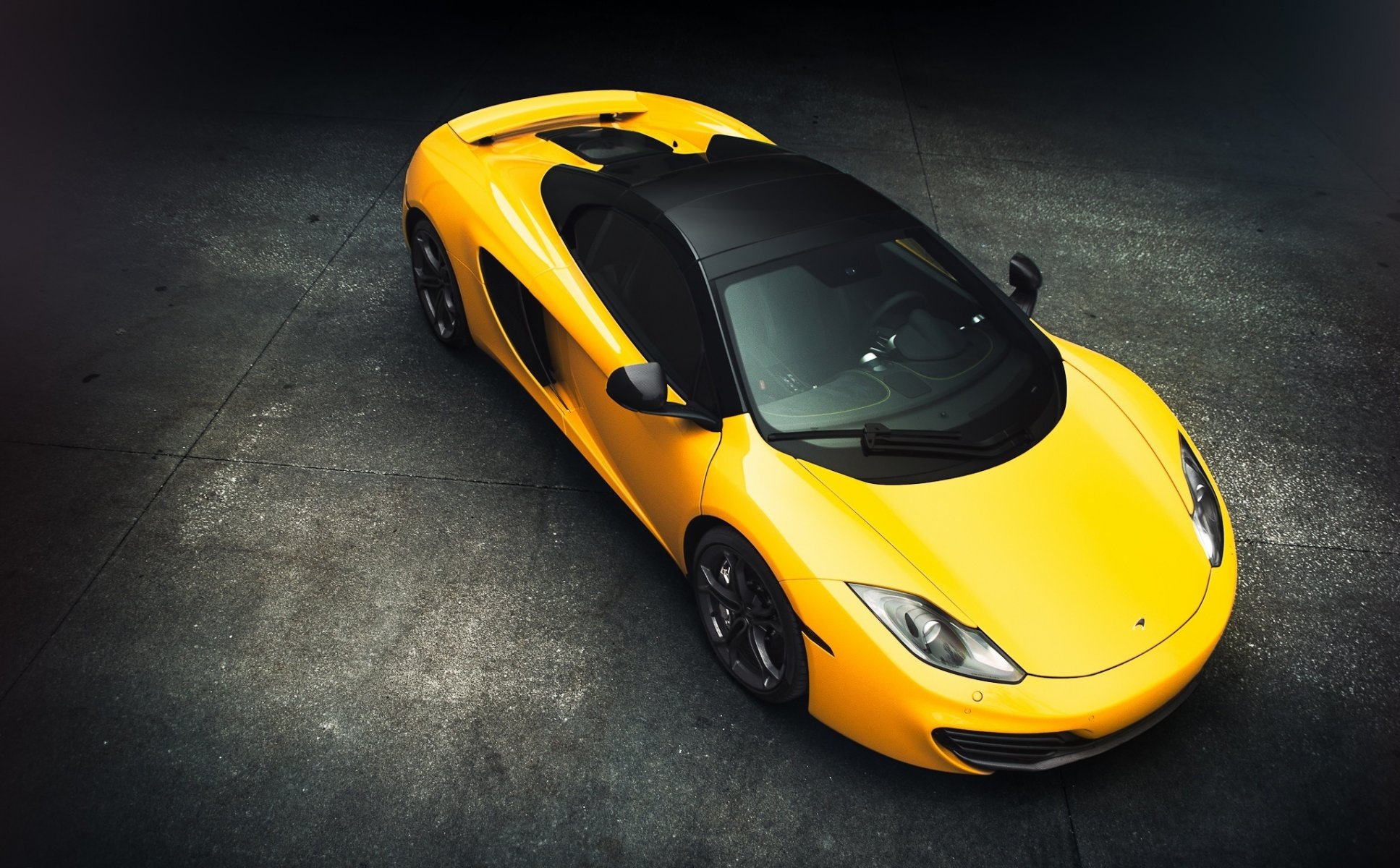 mclaren mp4-12c supercar giallo popolare vista anteriore