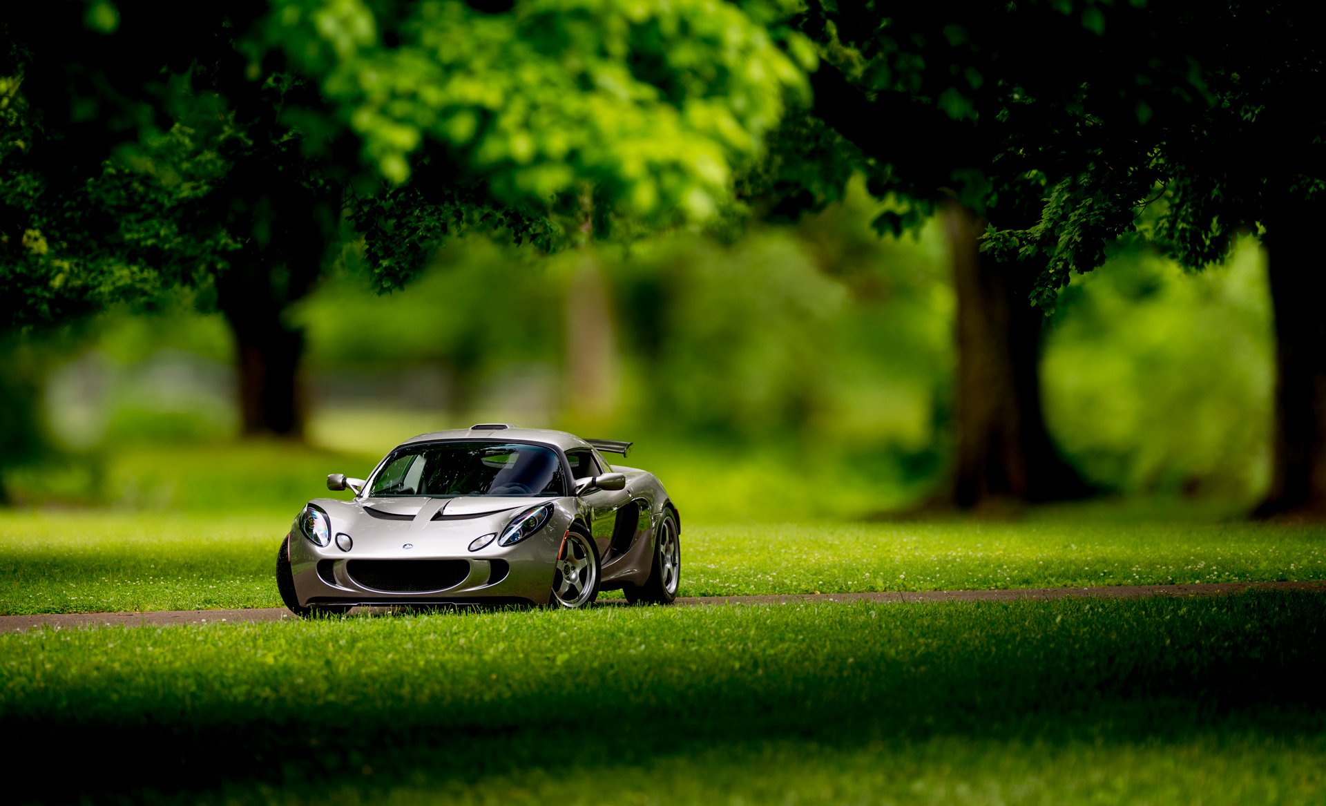 lotus exige vorne silbrig