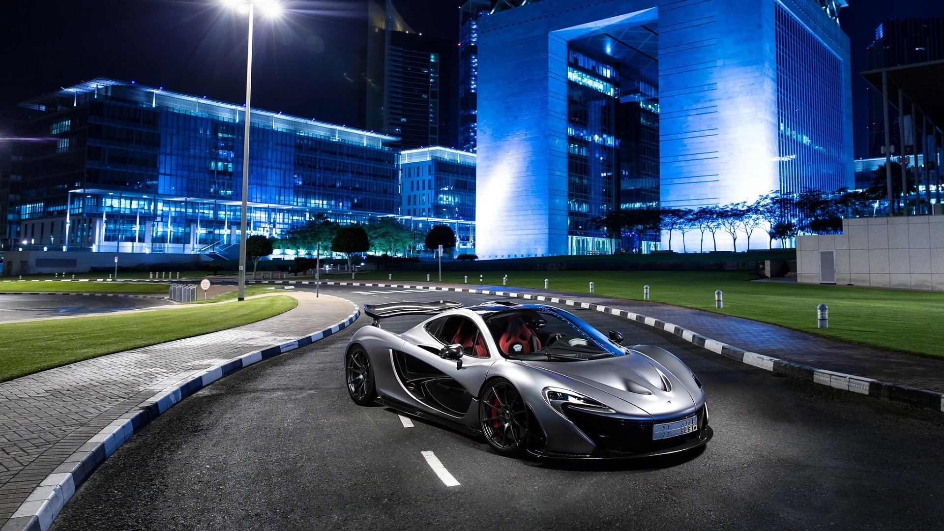 mclaren p1 srebrny supersamochód hipercar