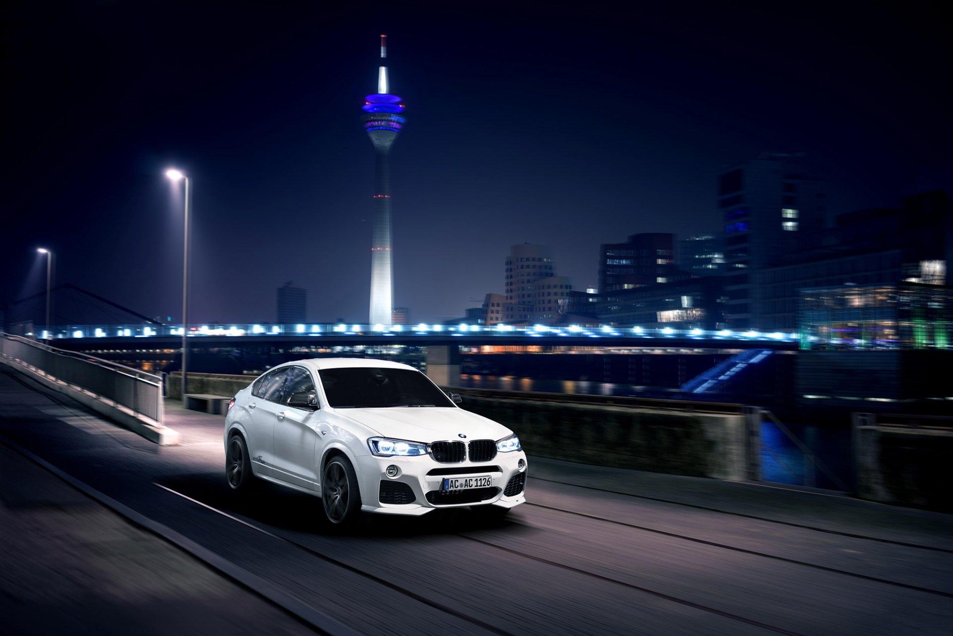 bmw x4 au-schnitzer nigth velocità germania città