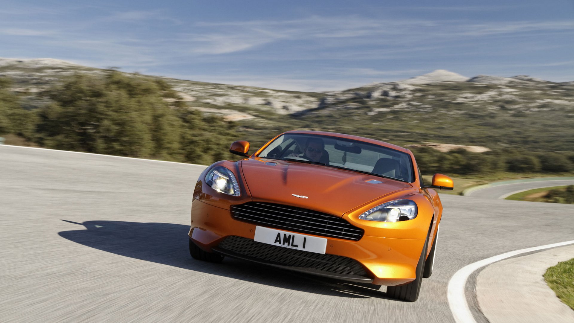 aston martin 1 unter coupe landschaft himmel berge straße