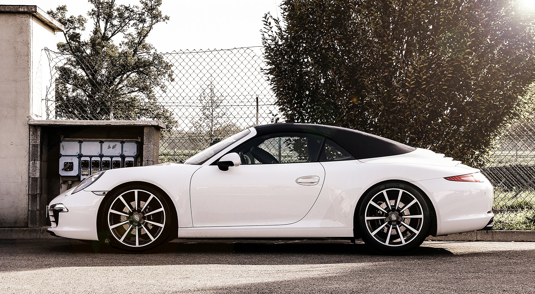 porsche carrera cabrio weiß sonne baum porsche zaun bäume