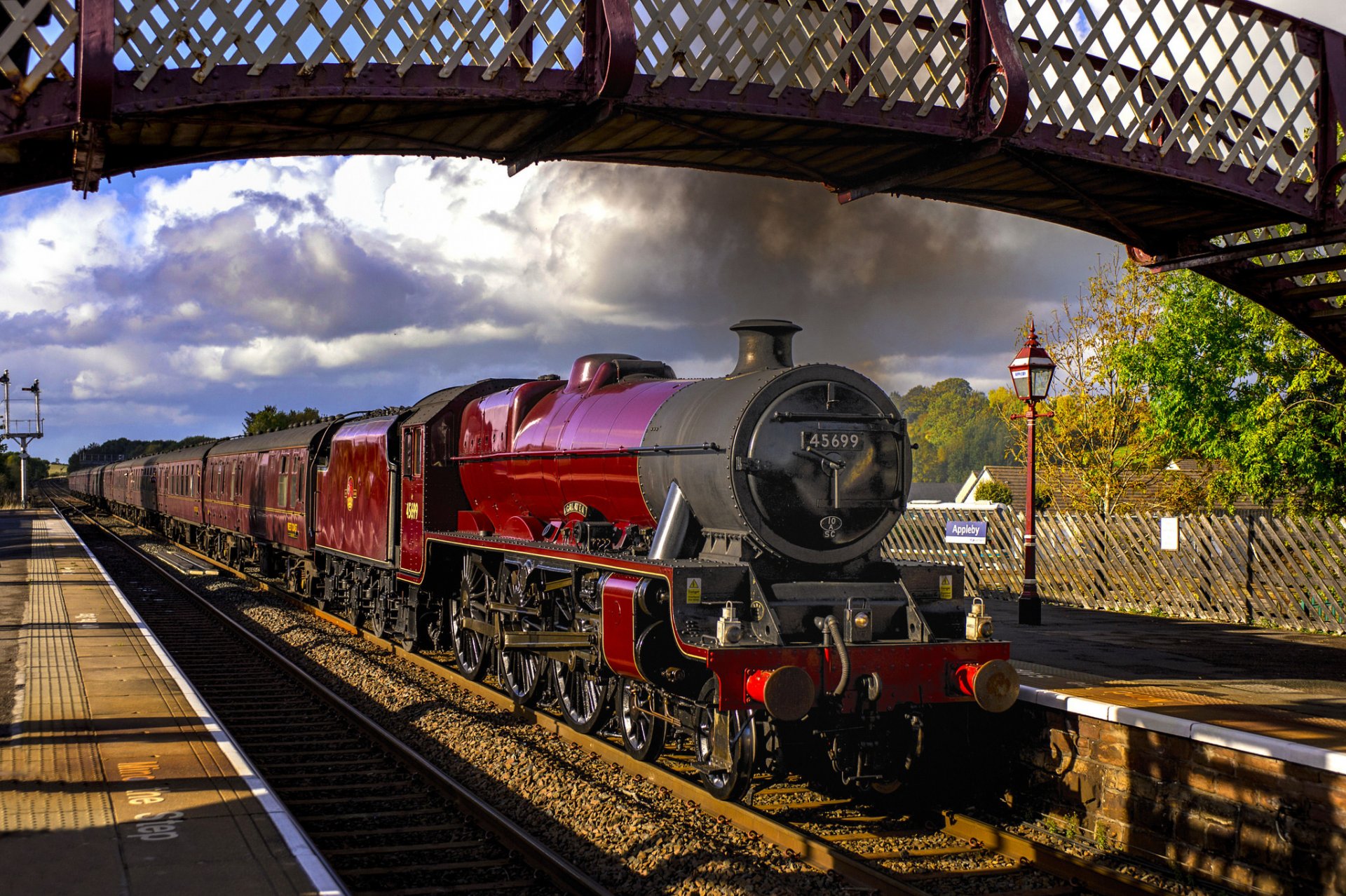 tren locomotora de vapor humo vagones ferrocarril camino