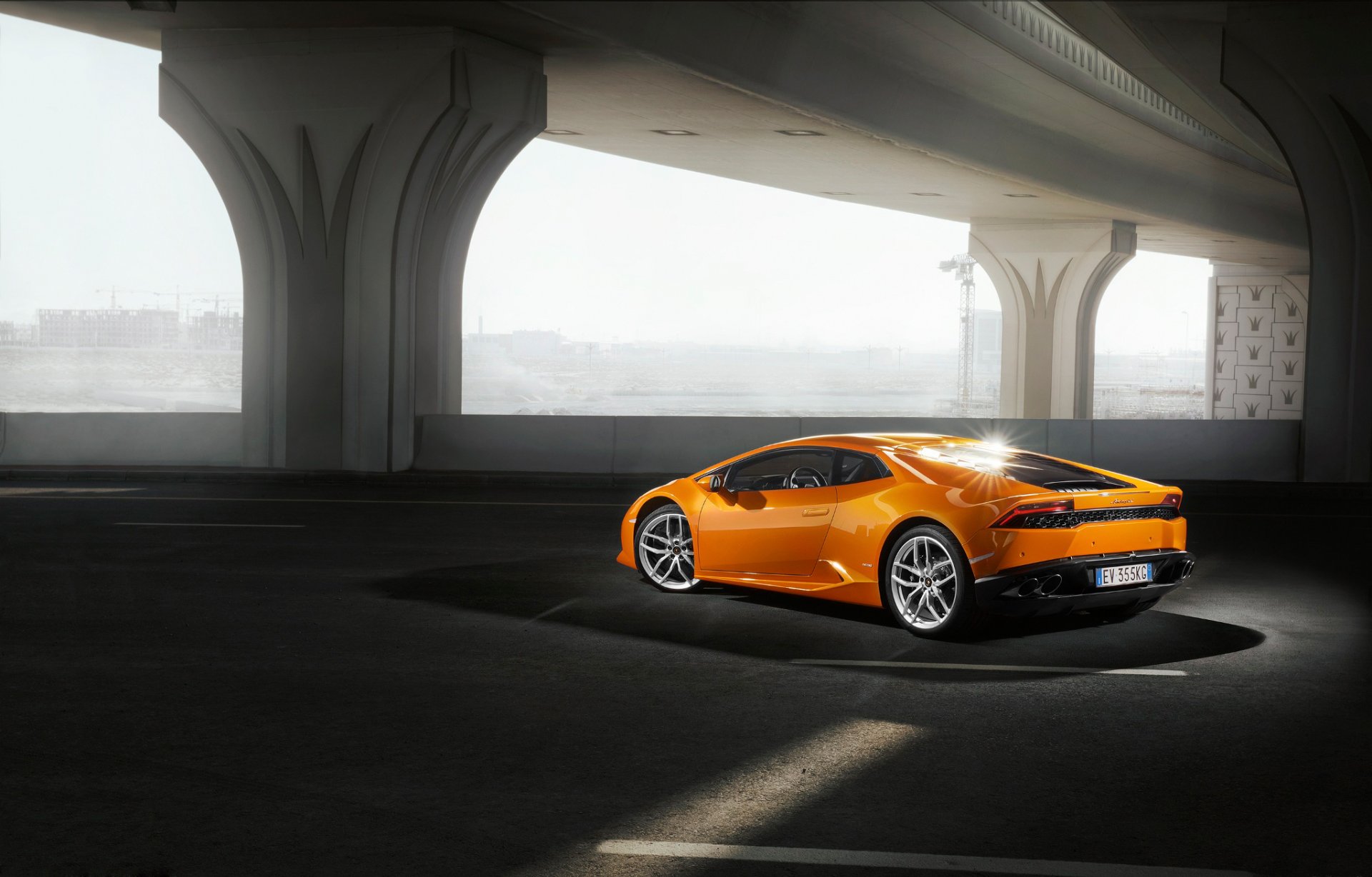 lamborghini urakan naranja ciudad dubai