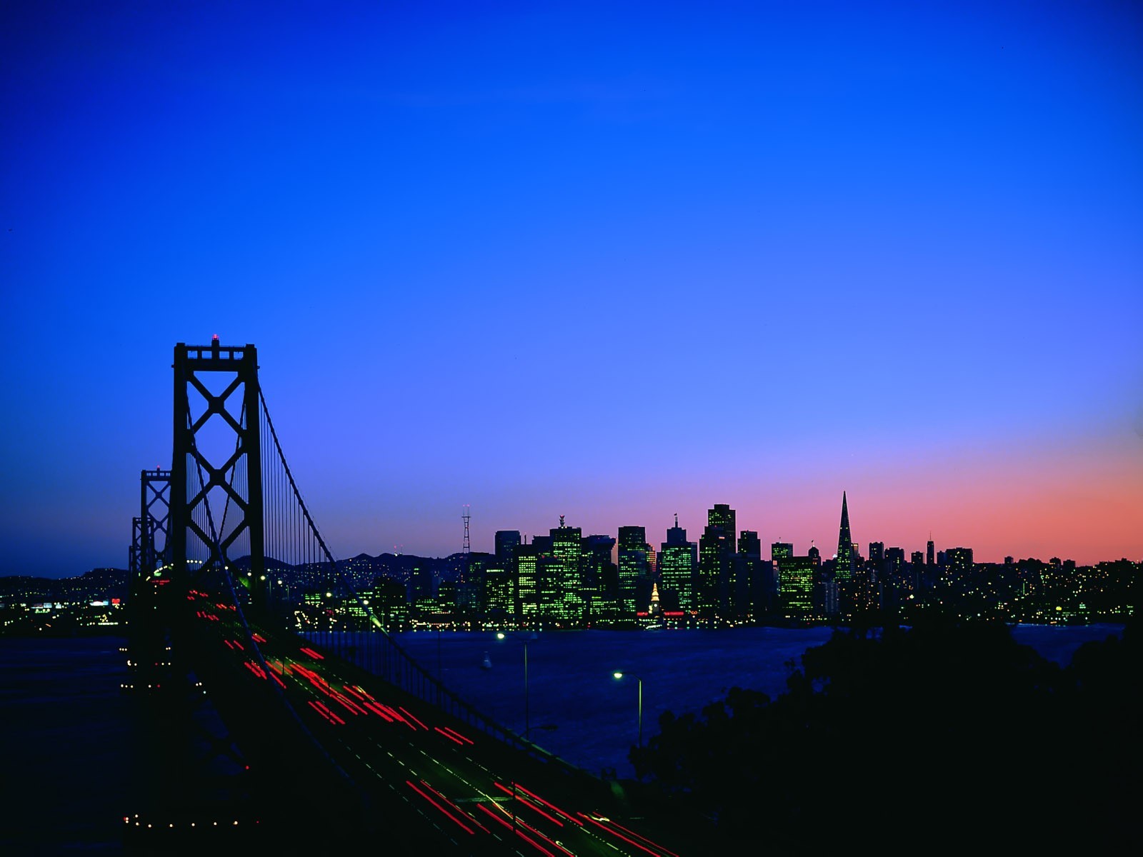 noche puente luces