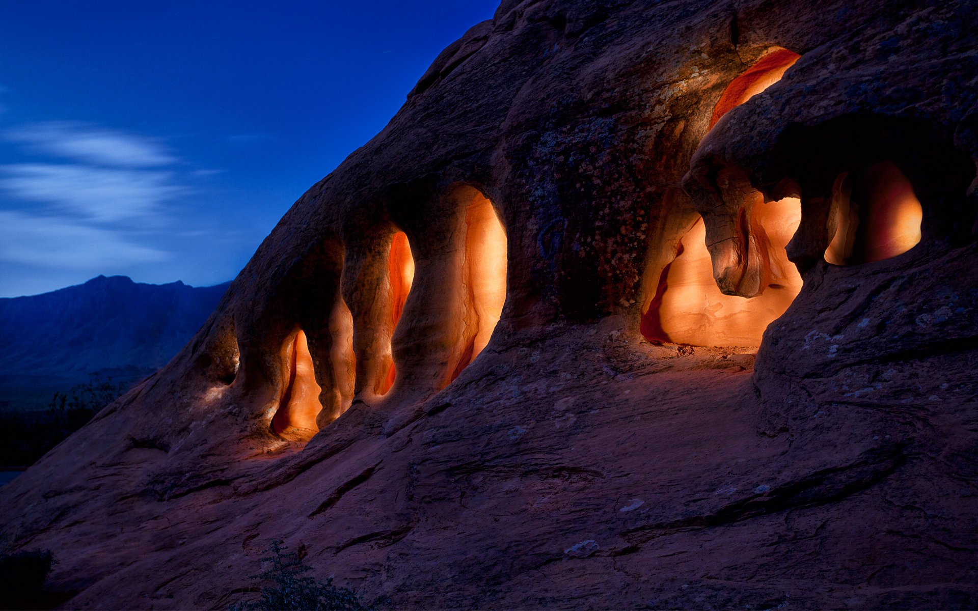 cueva noche luz cielo montañas noche nubes