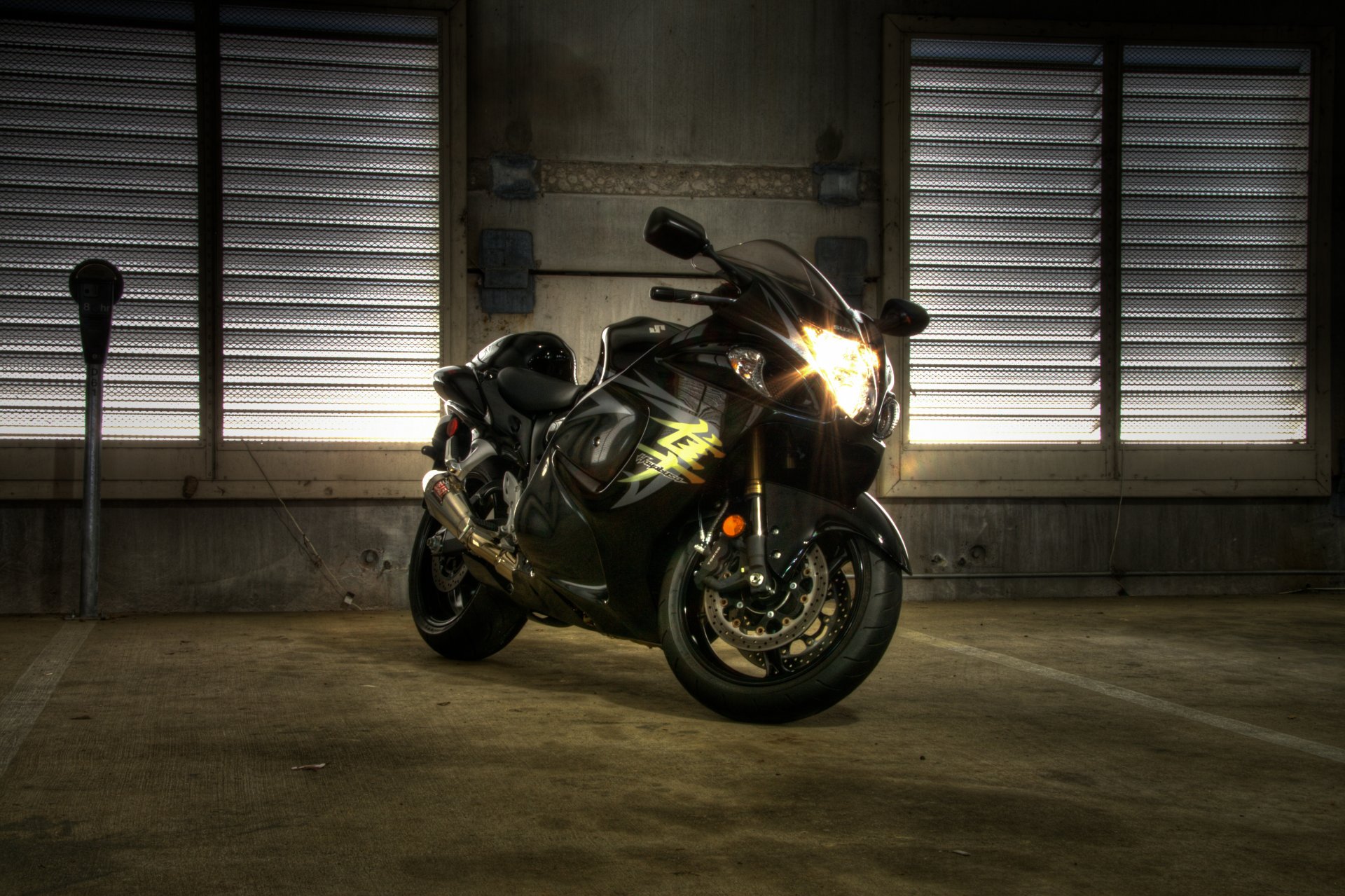 uziki gsx1300r hayabusa nero suzuki hayabusa luce del faro