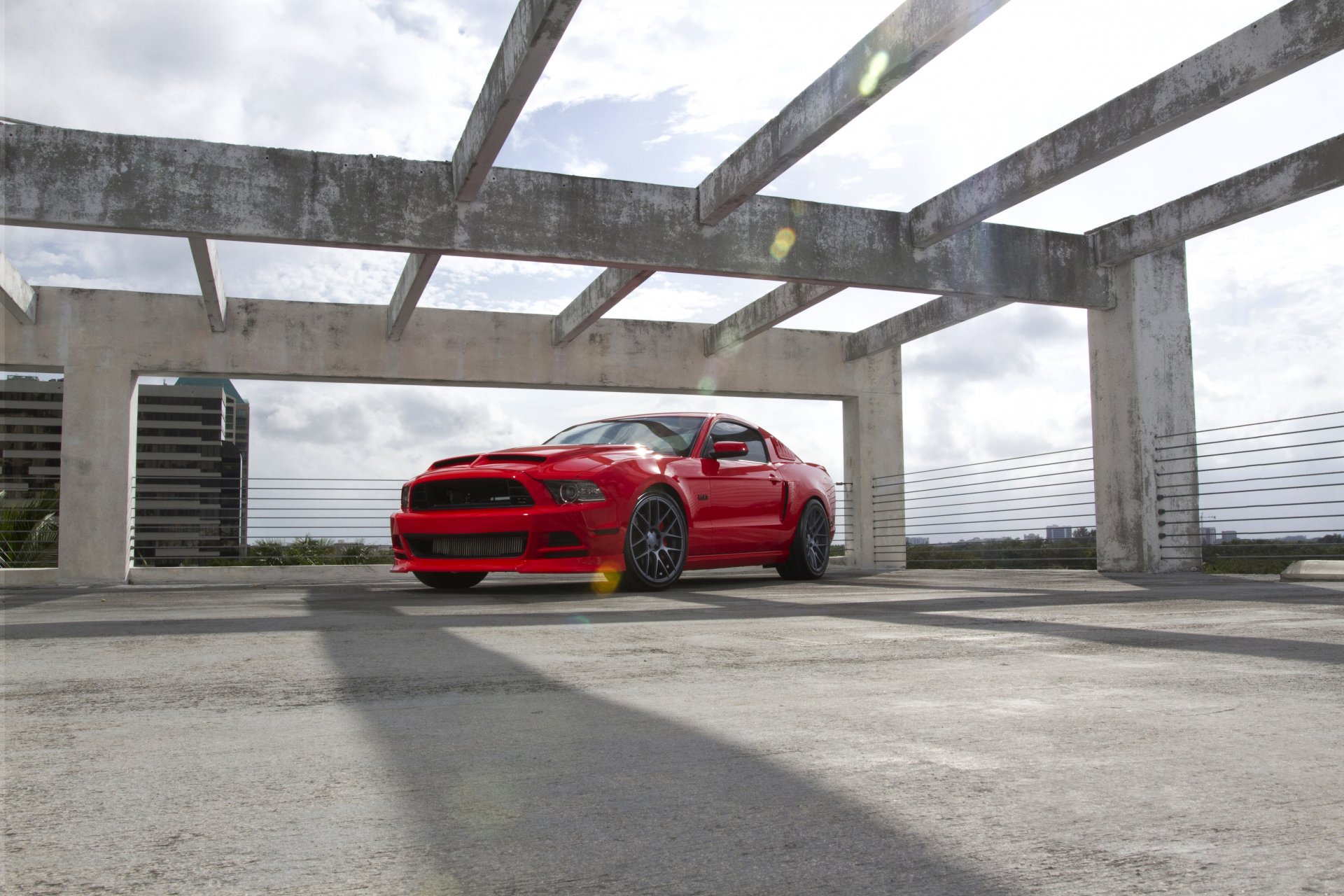 ford mustang gt5.0 rojo rojo cielo nubes sombra