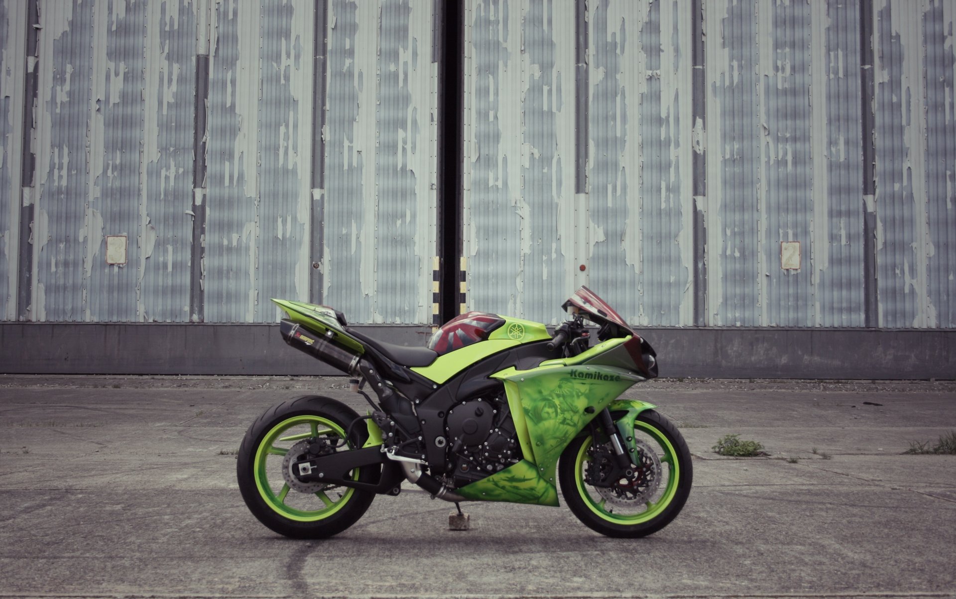 yamaha yzf-r1 green bicycle yamaha motorcycle profile building wall